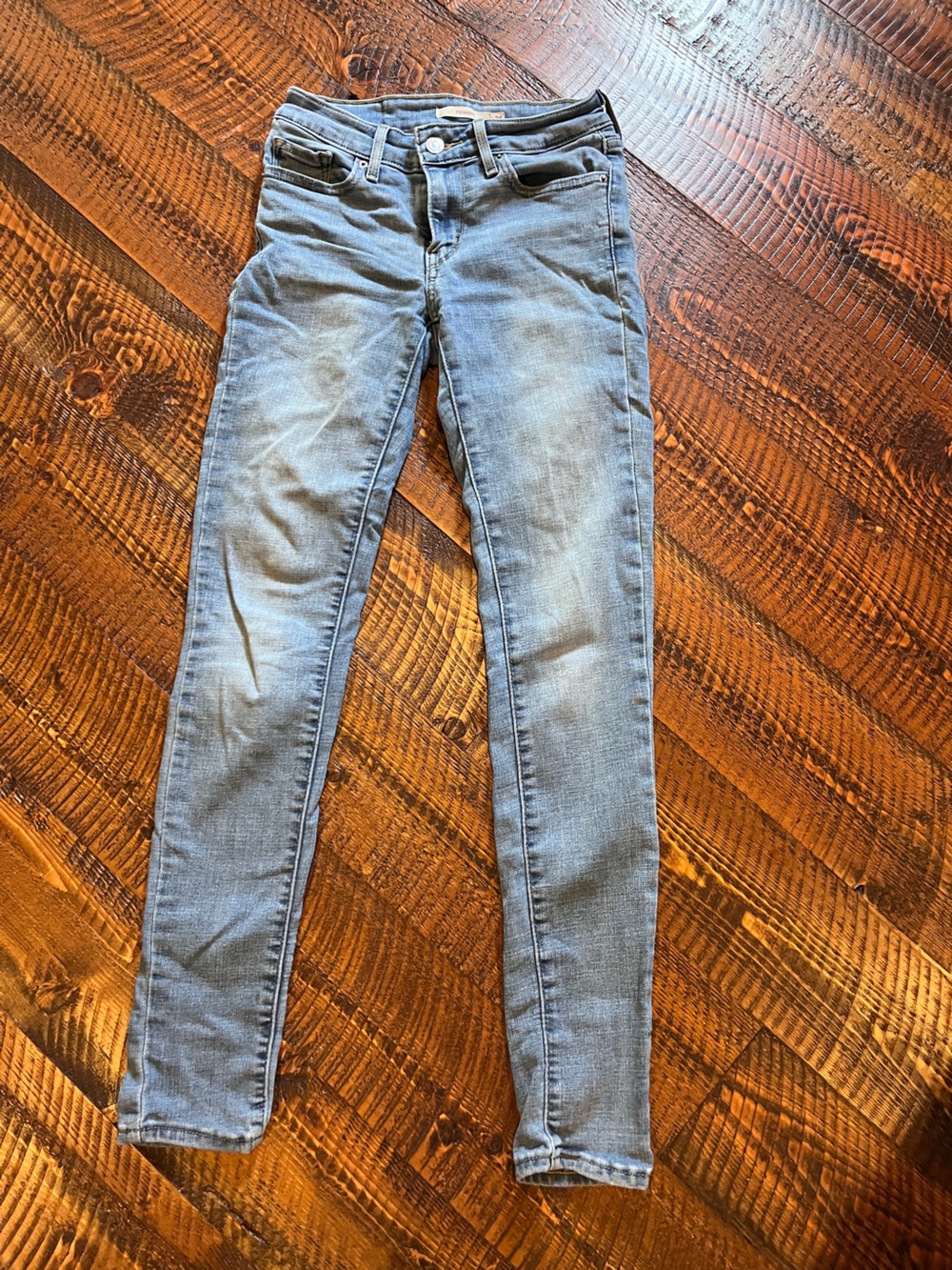 Women’s Levi’s Light Blue Skinny 711 Jeans, size 24